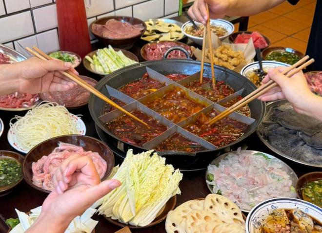 ：楠火锅第9小龙坎排第6第一名不意外PG电子麻将胡了2全国火锅店门店数量(图1)