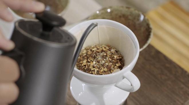 节目尽显中医的“国际范儿”麻将胡了模拟器这档刚开播的(图3)